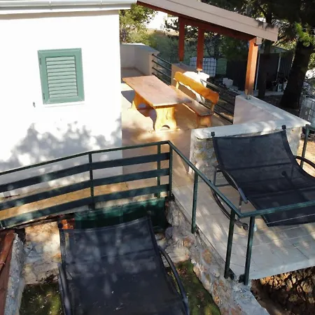 Kuca Mare, 130m Od Mora