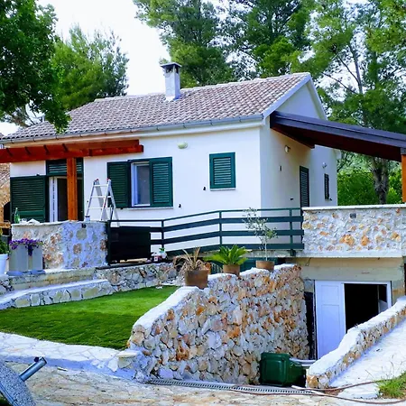 Kuca Mare, 130m Od Mora Holiday home *