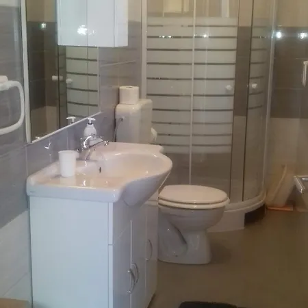 Kuca Mare, 130m Od Mora