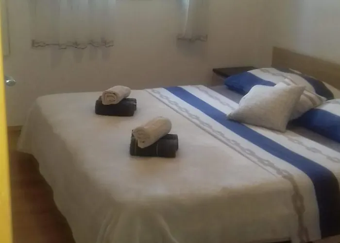 Kuca Mare, 130m Od Mora